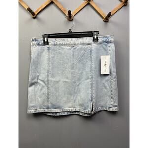 TRUE CRAFT Skirt Womens size 14 Blue Jean Denim Mini LIght Wash‎ Paneled NEW